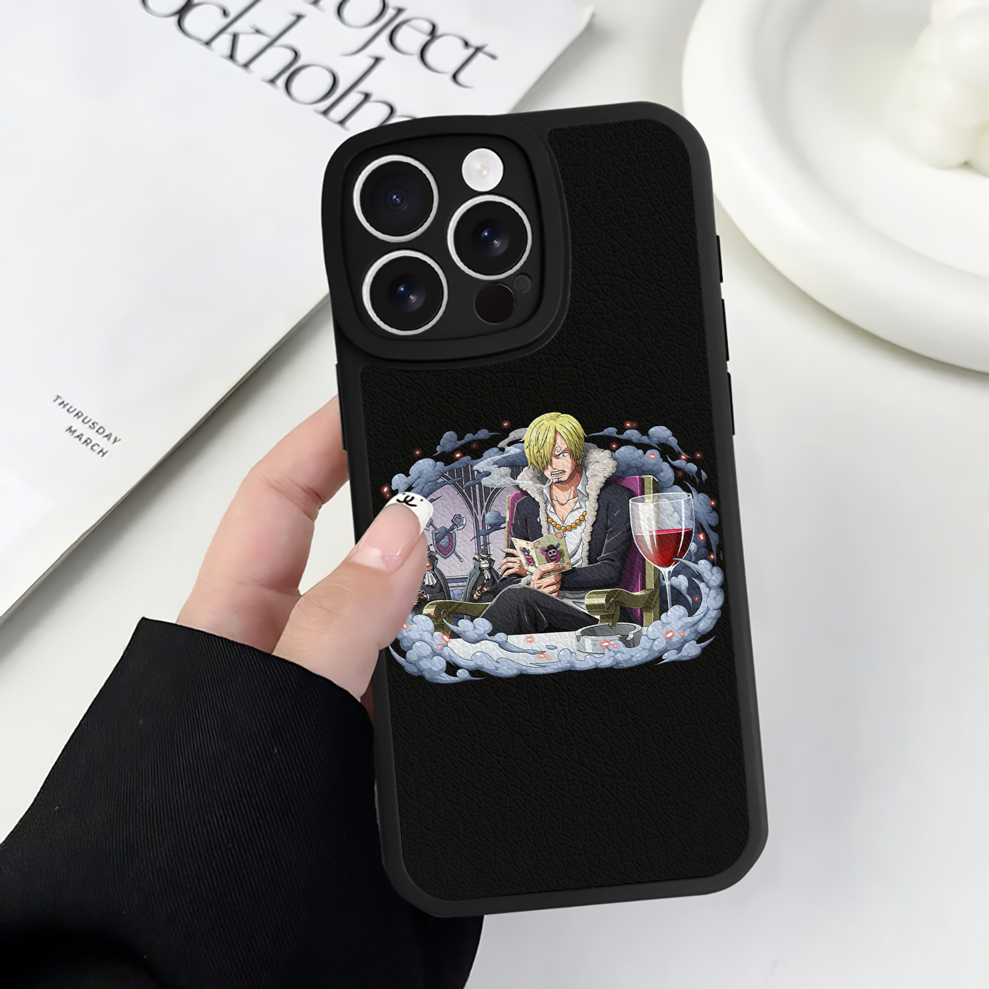 （画像用） ワンピース サンジ ONE PIECE Sanji 【iPhone 16シリーズ対応】シリコンスマホケース（レザー調） 材質：シリコン